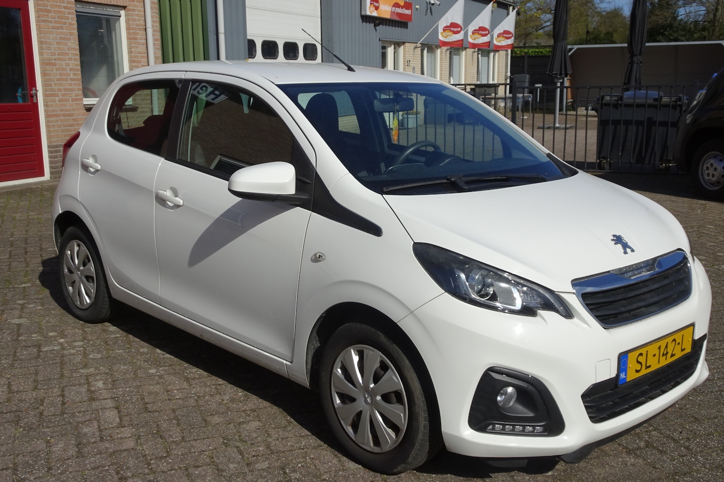 Peugeot 108 - 1.0 e-VTi Active 5 Deurs * AIRCO * Stb. * Cv. * Radio/Telefoon * LED * - AutoWereld.nl