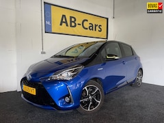 Toyota Yaris - 1.5 Hybrid Bi-Tone met Skyview Paroramadak