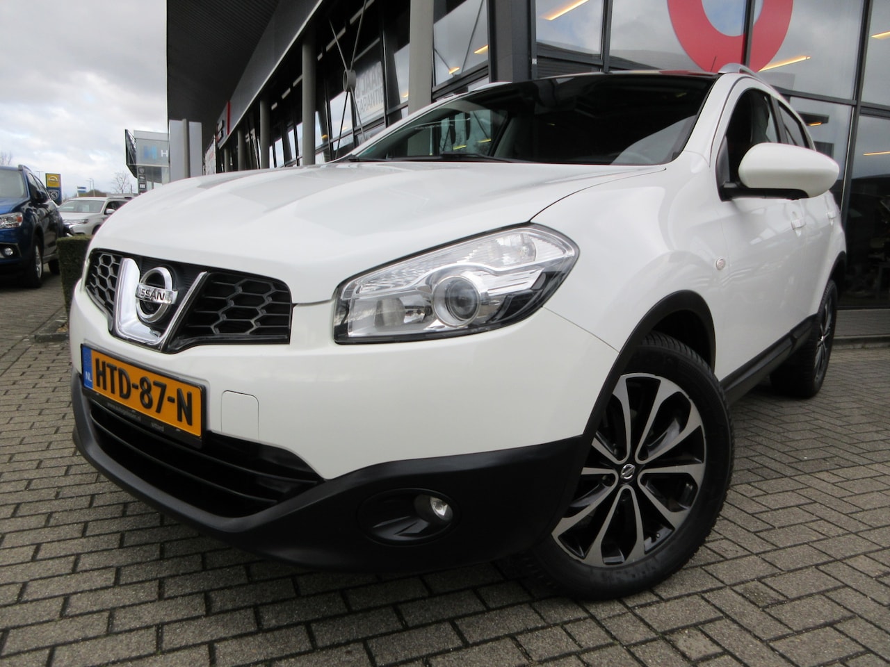 Nissan Qashqai - 1.6 Connect Edition | PANORAMADAK | TREKHAAK | NAVIGATIE | 360 CAMERA | CRUISE CONTROL | - AutoWereld.nl
