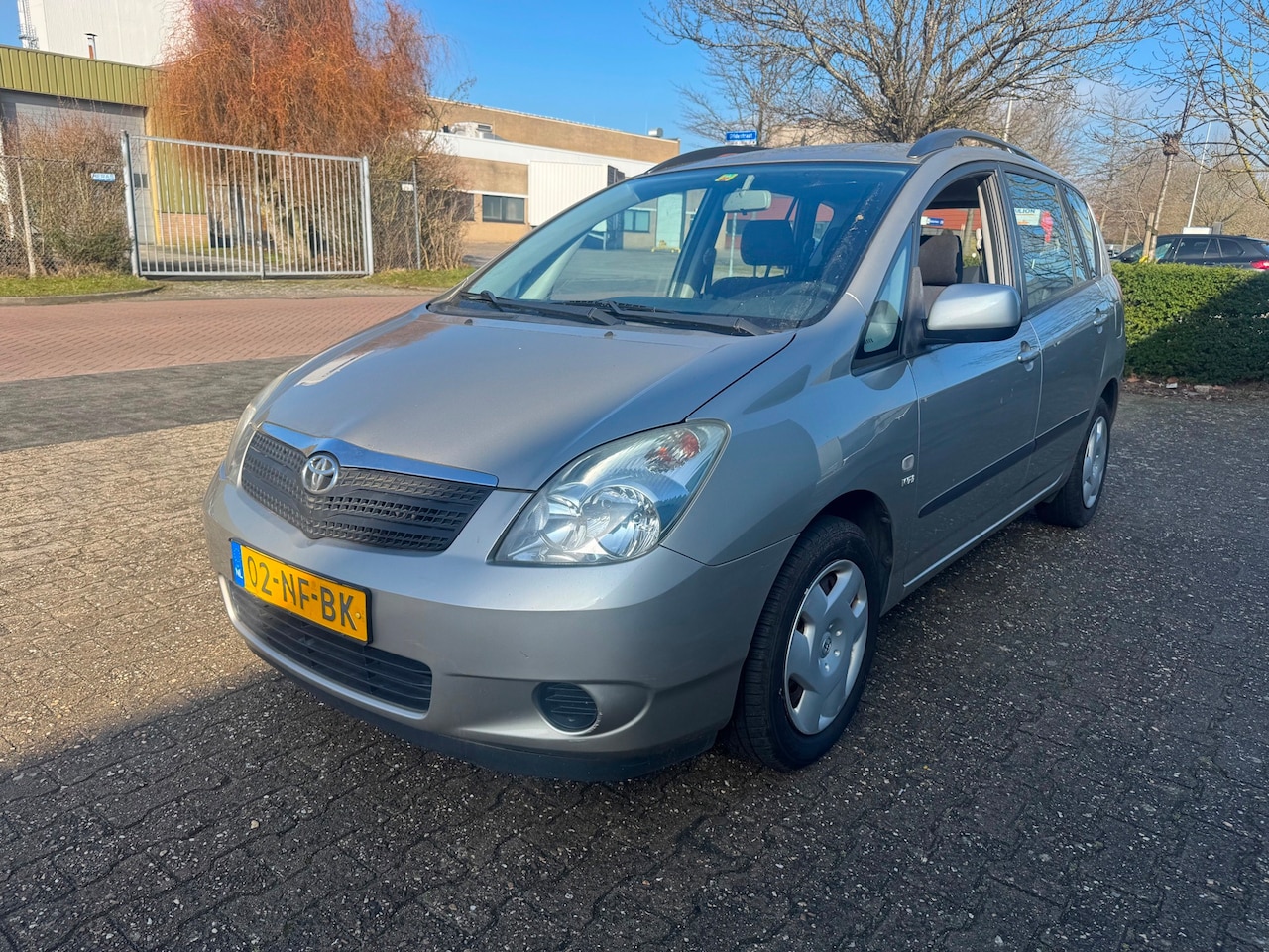 Toyota Corolla Verso - 1.6 VVT-i Linea Terra 1.6 VVT-i Linea Terra - AutoWereld.nl