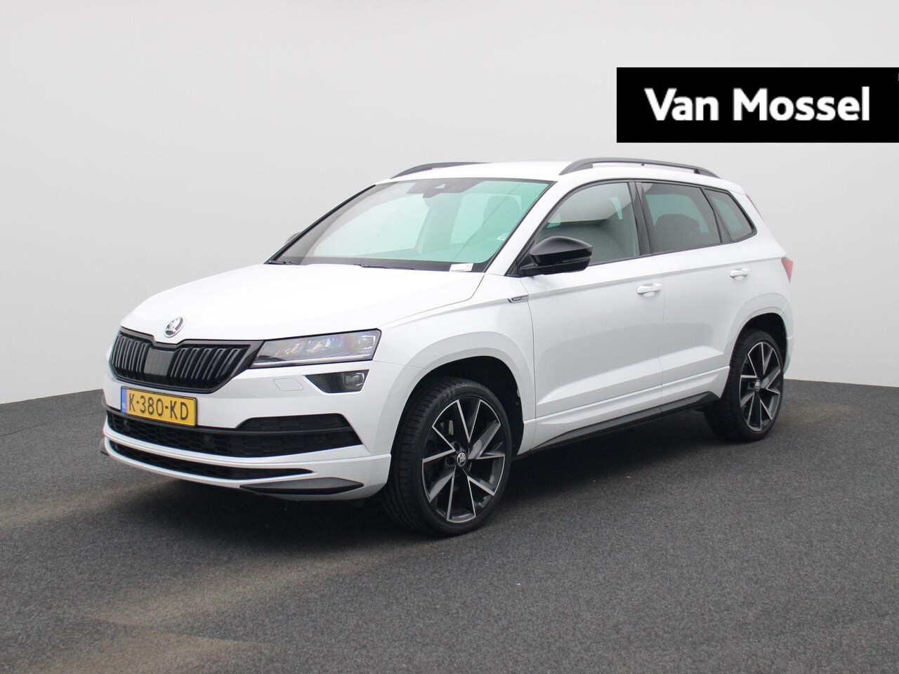 Skoda Karoq - 1.5 TSI ACT Sportline Business 150 PK | Automaat | Trekhaak | LED Koplampen | Climate Cont - AutoWereld.nl