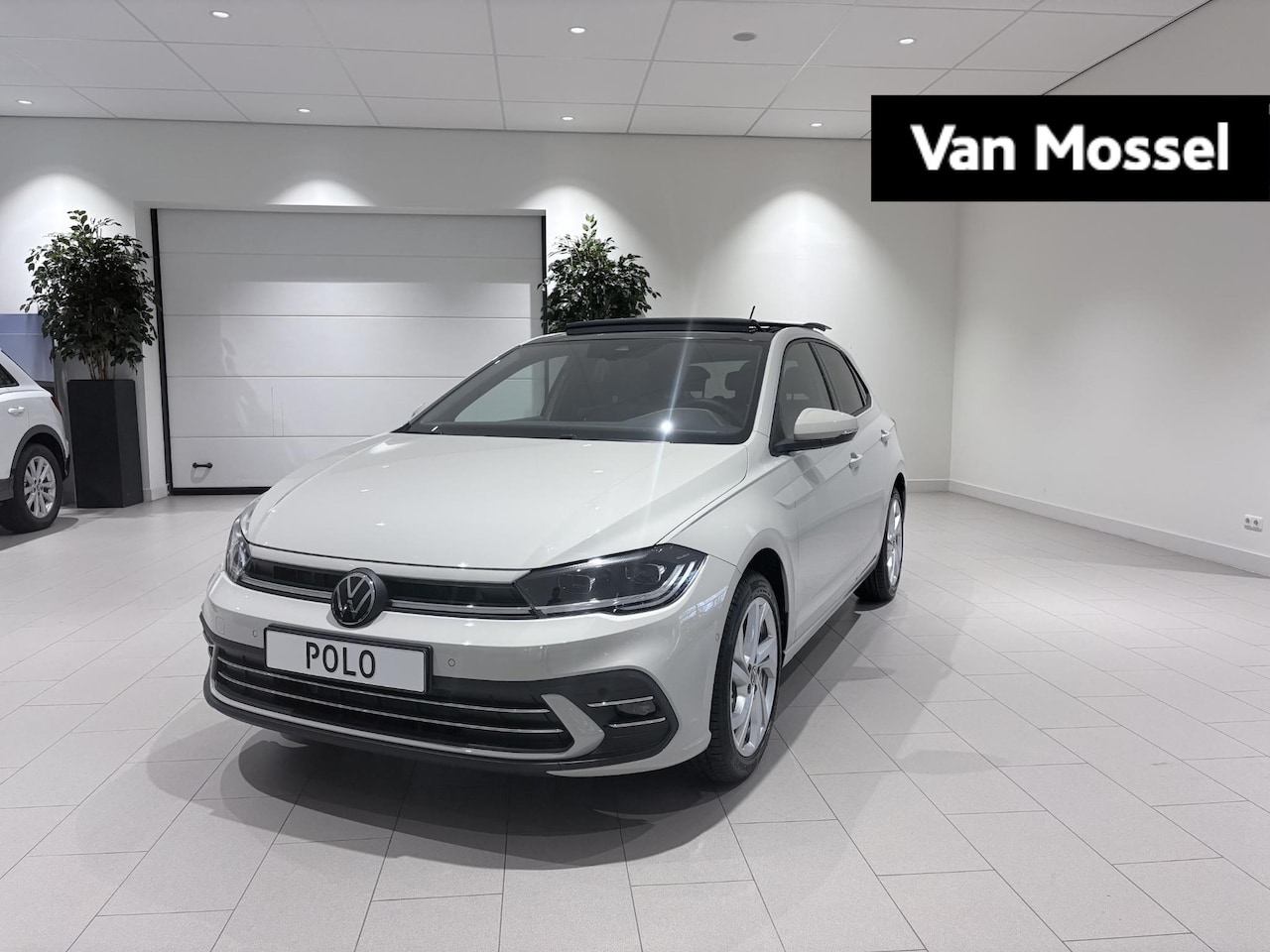 Volkswagen Polo - 1.0 TSI 50 Edition 95 PK Automaat | Panoramadak | Stoelverwarming | Apple Carplay draadloo - AutoWereld.nl