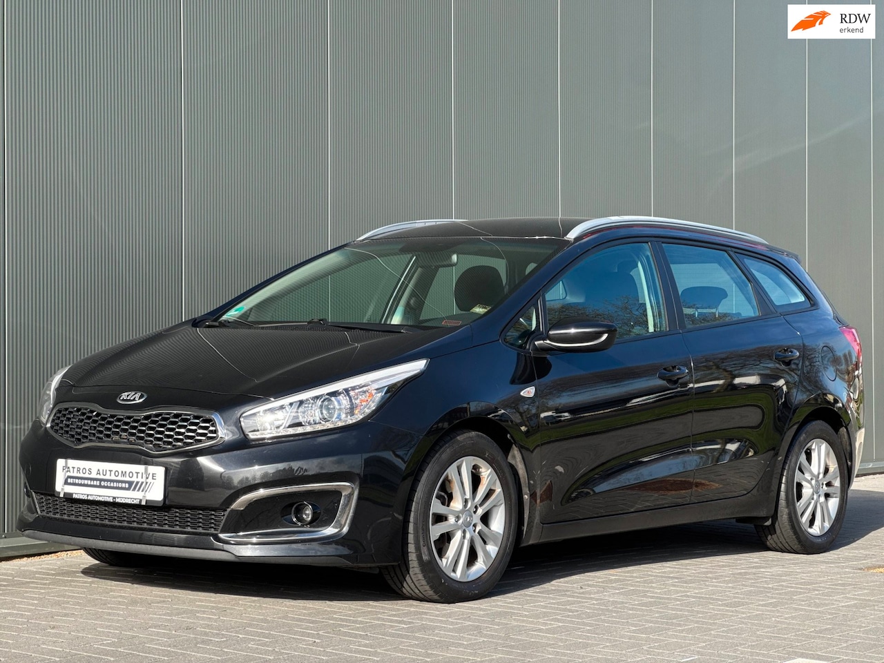 Kia Cee'd - Ceed 1.4 T-GDi DynamicLine | Navi | Camera | Dealeronderhouden - AutoWereld.nl