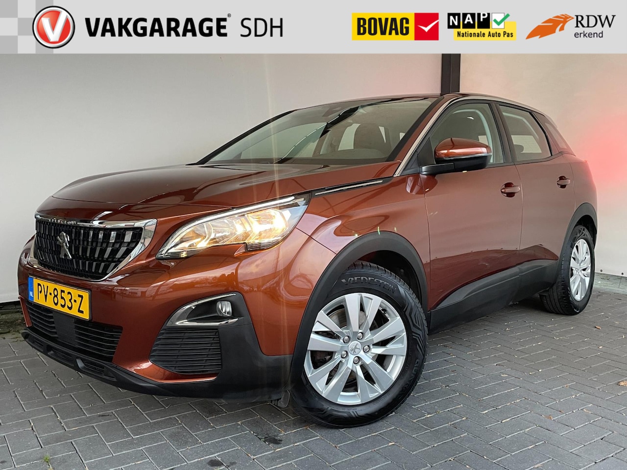 Peugeot 3008 - 1.2 PureTech Executive|NAP|Trekhaak - AutoWereld.nl