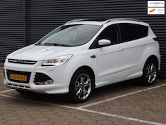 Ford Kuga - 1.5 Titanium Styling Pack 4WD|Pano|Autopark|Automaat|Leder