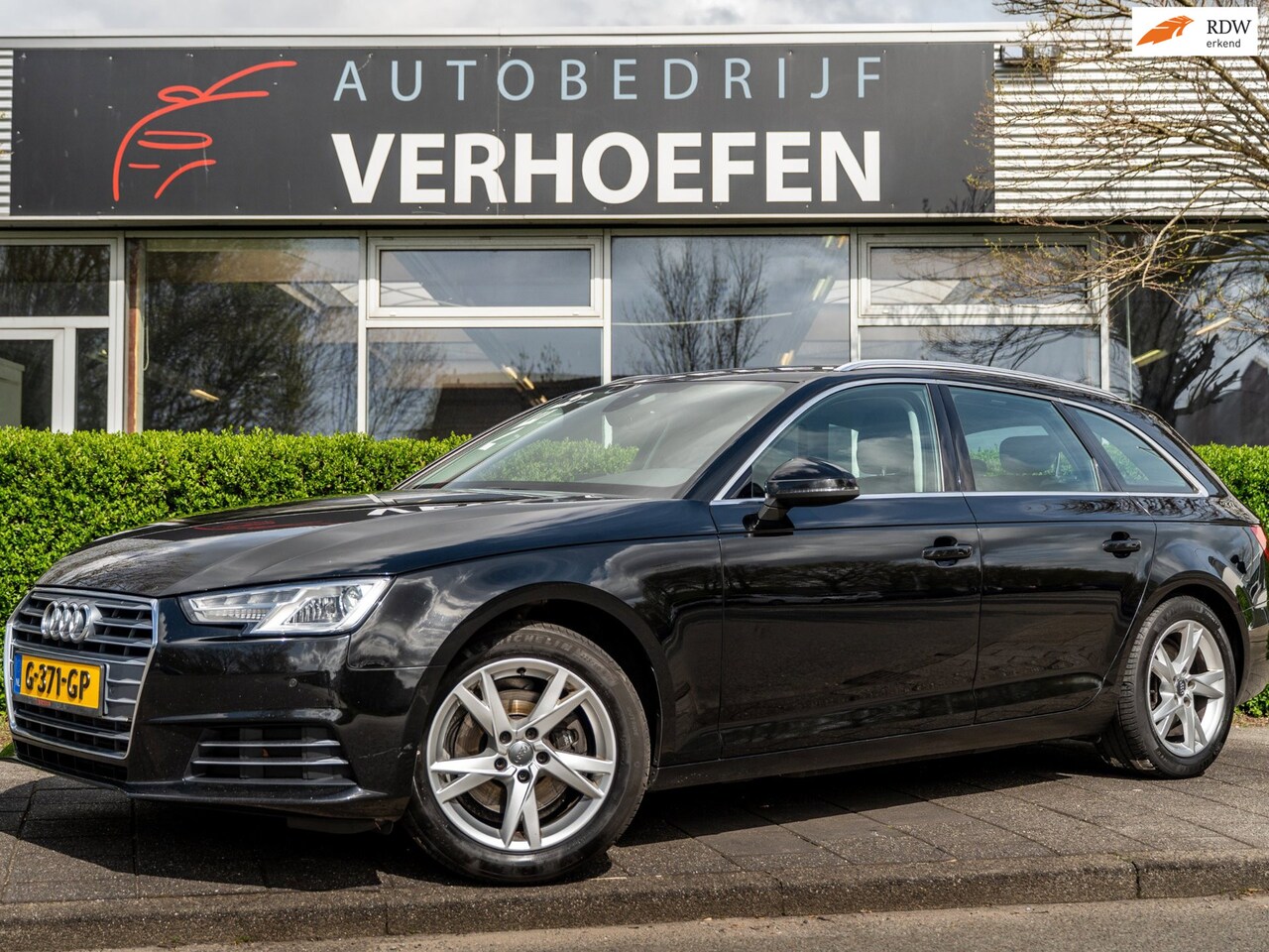 Audi A4 Avant - 2.0 TFSI MHEV - AUTOMAAT - ZWART LEDER - CRUISE / CLIMATE CONTR - PARKEER HULP ! - AutoWereld.nl