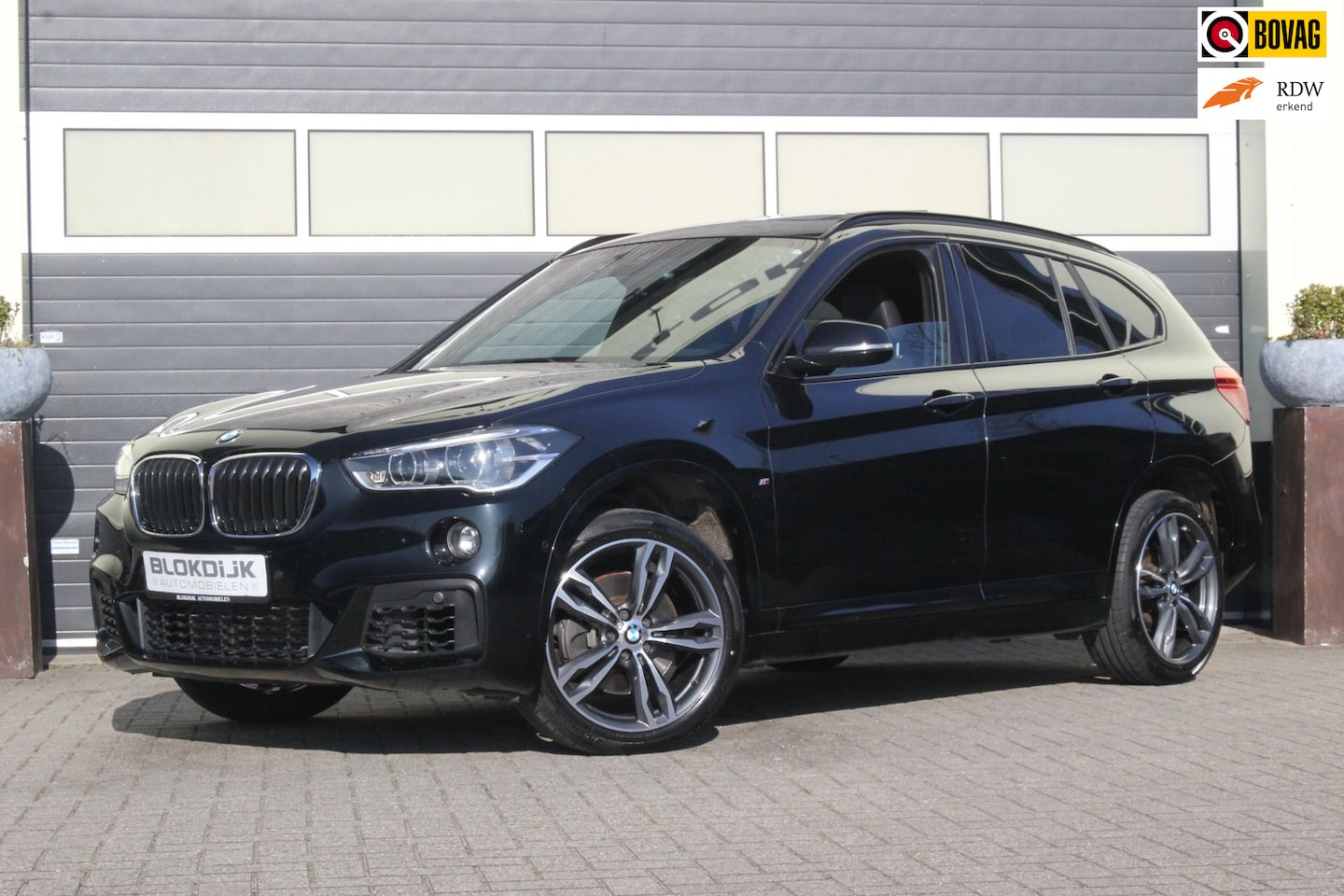 BMW X1 - 2.5i xDrive M Sport | Trekhaak | Panoramadak | - AutoWereld.nl