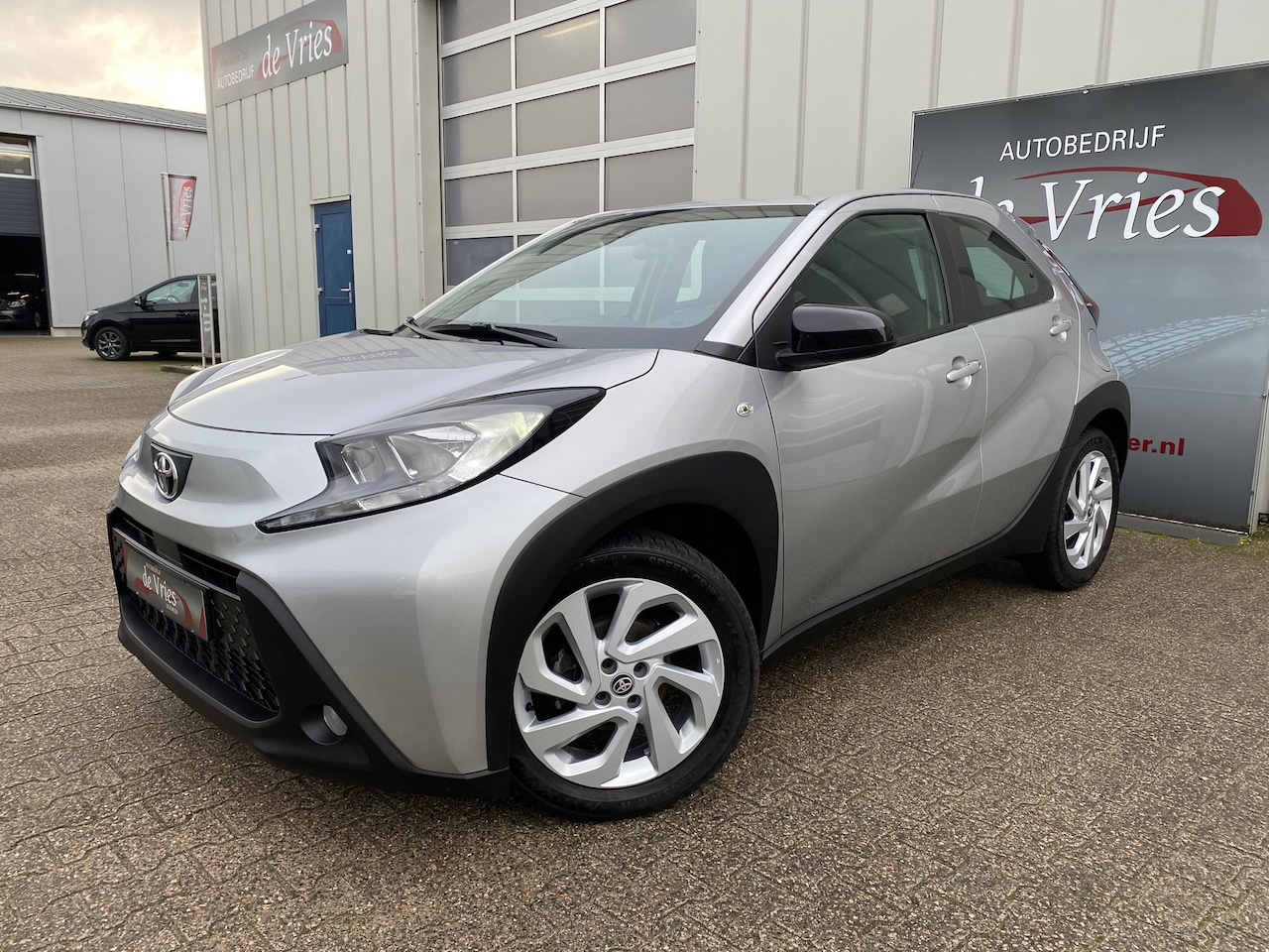 Toyota Aygo X - 1.0 VVT-i MT first / Airco / Cruise / Camera / LMV / DAB - AutoWereld.nl
