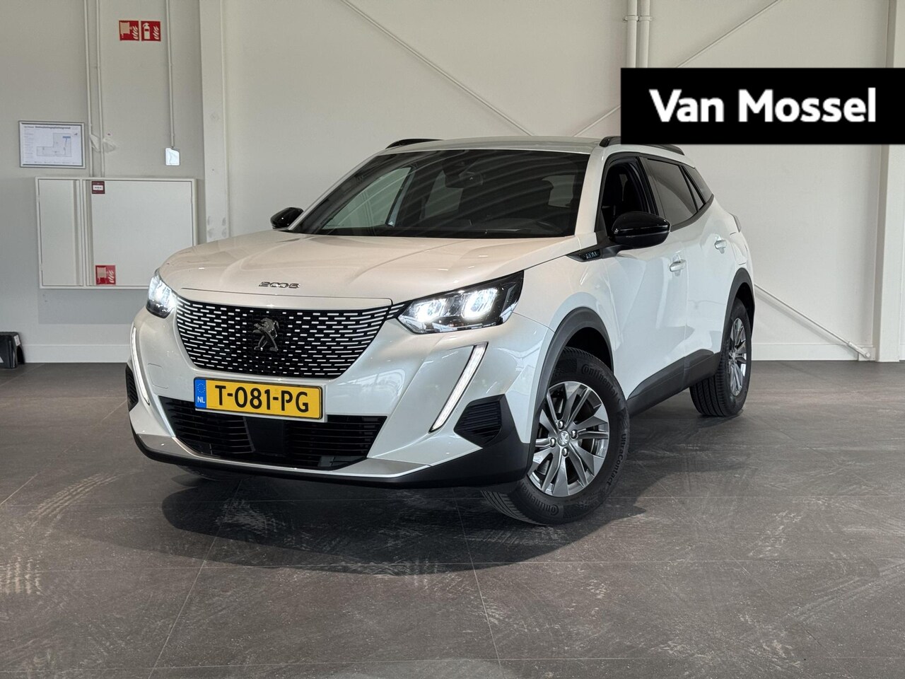 Peugeot e-2008 - EV Style 50 kWh | Camera | Navigatie | Climate control - AutoWereld.nl