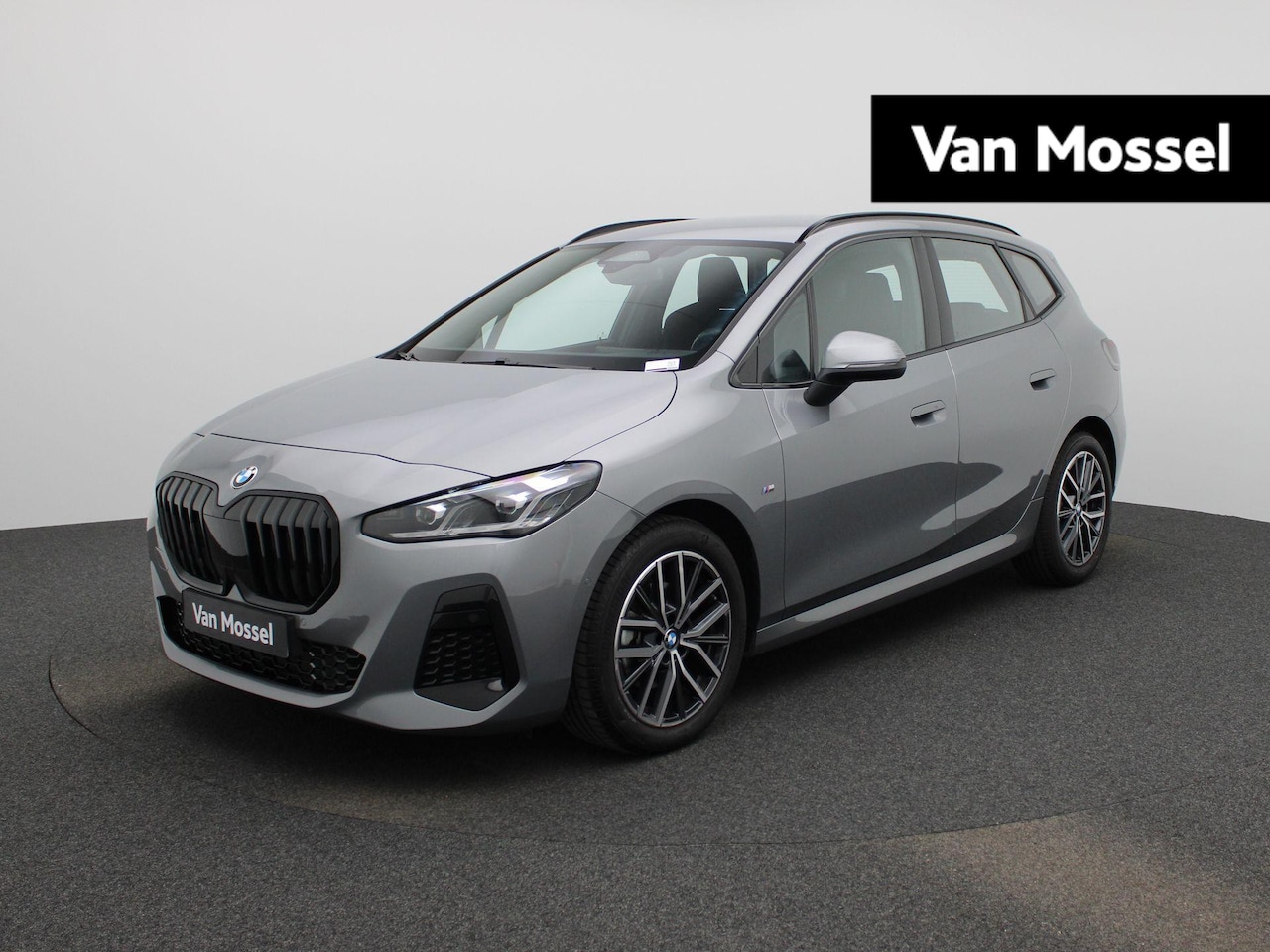 BMW 2-serie Active Tourer - 218i M-Sport AUTOMAAT | Carplay | Camera | CruiseControl | Stoelverwarming | Navigatie | M - AutoWereld.nl