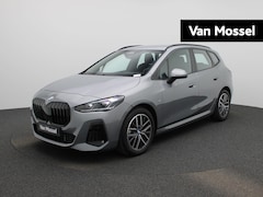 BMW 2-serie Active Tourer - 218i M-Sport AUTOMAAT | Carplay | Camera | CruiseControl | Stoelverwarming | Navigatie | M