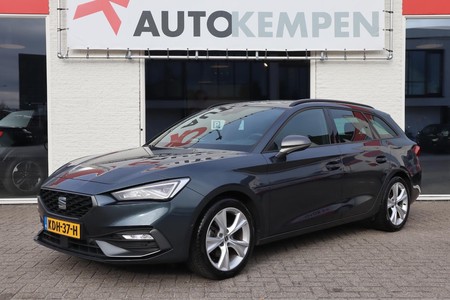 SEAT Leon Sportstourer - 1.5 eTSI FR BUSINESS INTENSE CARPLAY|ADAPT CRUISE|TREKHAAK|STOEL/STUUR VERW - AutoWereld.nl