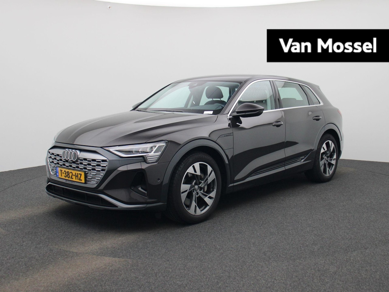 Audi Q8 e-tron - 55 quattro Edition 115 kWh | Apple Carplay/Android Auto | Parkeersensoren Rondom | Climate - AutoWereld.nl