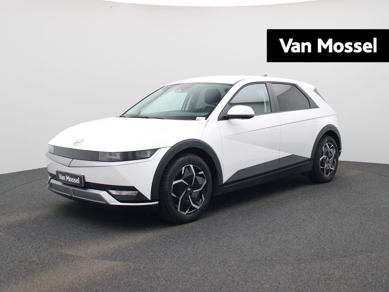 Hyundai IONIQ 5 - Core | Automaat | Apple Carplay / Android Auto | Navigatie | Climate control | Parkeer sen - AutoWereld.nl