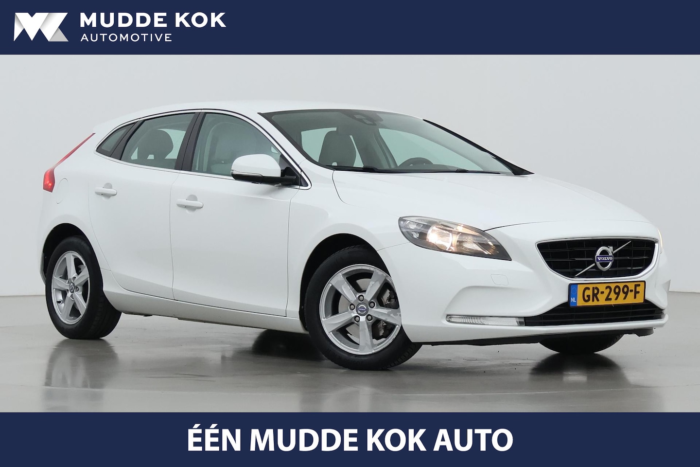 Volvo V40 - T2 Momentum | Cruise Control | 16 Inch | Airco | 99dkm! - AutoWereld.nl