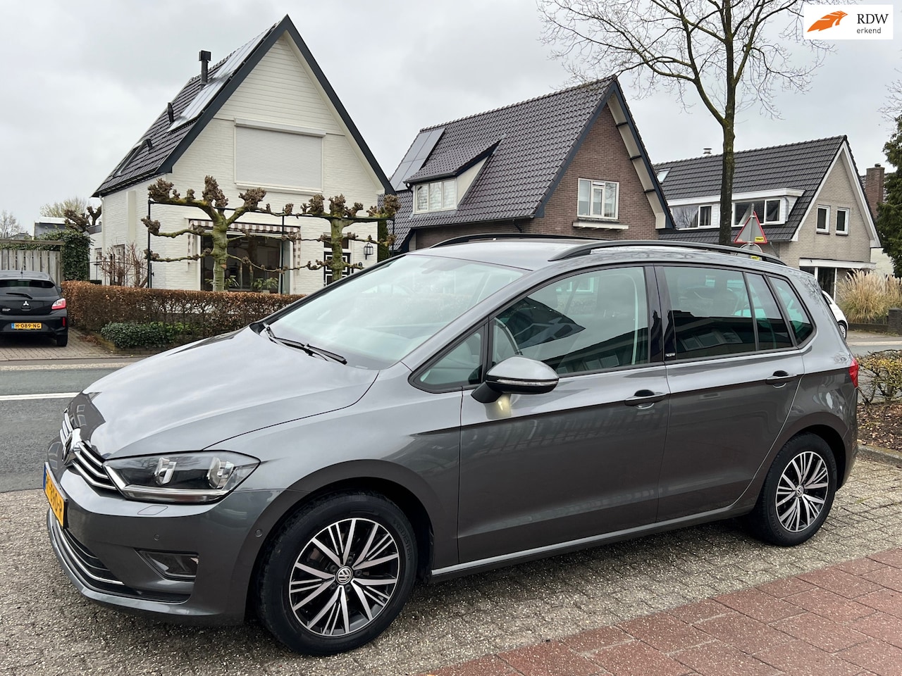 Volkswagen Golf Sportsvan - 1.2 TSI Connected Series AUTOMAAT - AutoWereld.nl