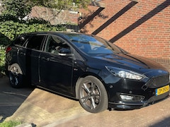 Ford Focus Wagon - 1.0 ST Line