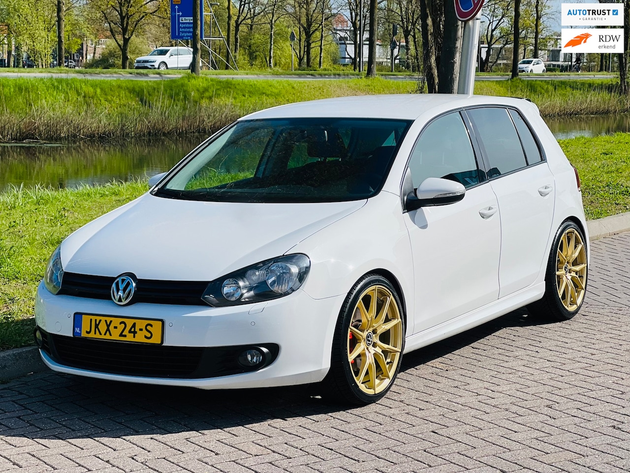 Volkswagen Golf - 1.4 TSI Highline ``161 PK`` NAVI/Apple,android Carplay/Alcantara/Led/19 Inch/ Verlaagd - AutoWereld.nl