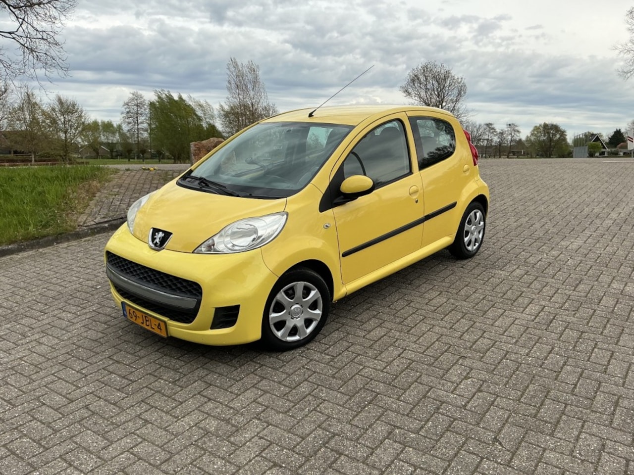 Peugeot 107 - 1.0-12V XR 1.0-12V XR - AutoWereld.nl