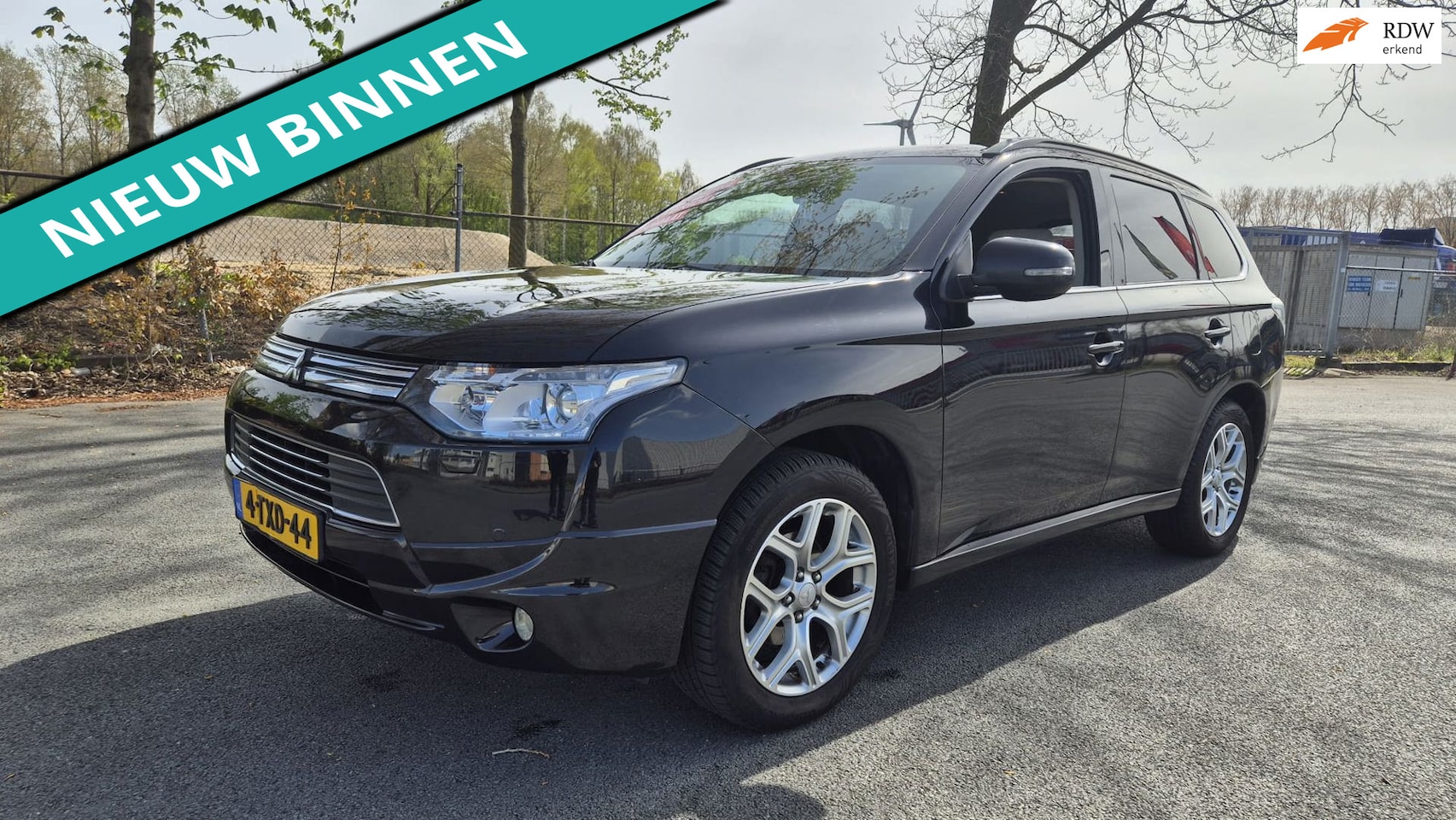 Mitsubishi Outlander - 2.0 PHEV Instyle+ goedkoper rijden kan bijna niet inst auto met apk - AutoWereld.nl