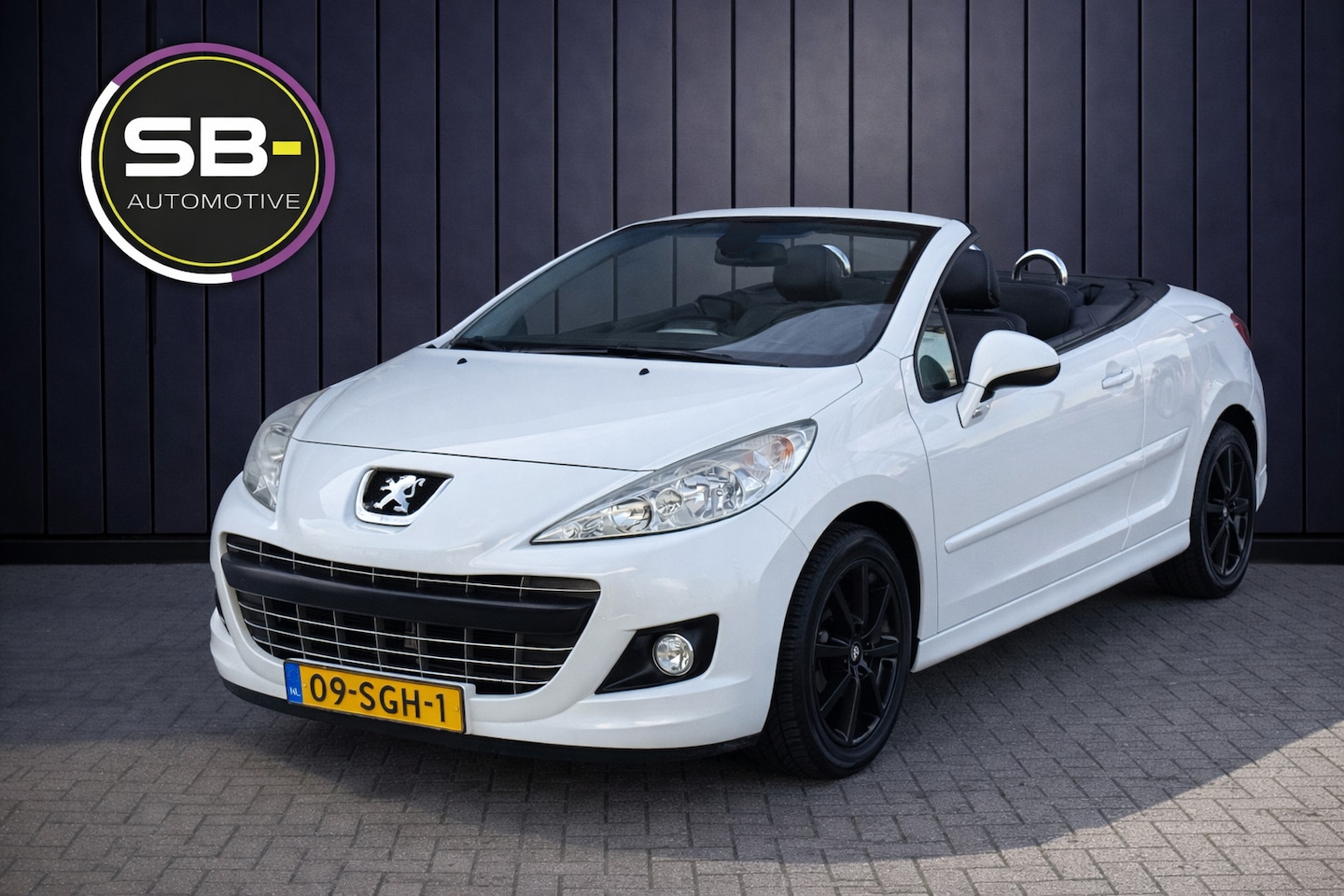 Peugeot 207 CC - 1.6 VTi Griffe Airco Navi Leer Cruise - AutoWereld.nl