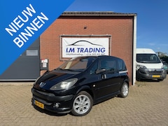 Peugeot 1007 - 1.4 Gentry AUTOMAAT PDC LMV TREKHAAK