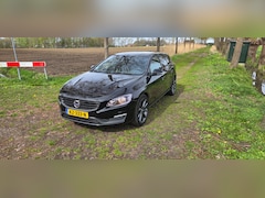 Volvo V60 - 2.4 D5 Twin Engine Momentum