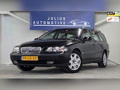 Volvo V70 - 2.4 Comfort Line Youngtimer Trekhaak A/T Garantie