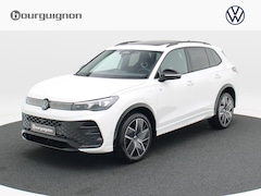 Volkswagen Tiguan - 1.5 eHybrid R-Line Edition 204 PK | Trekhaak | 360 Camera | LED Matrix | Black Style | Ada