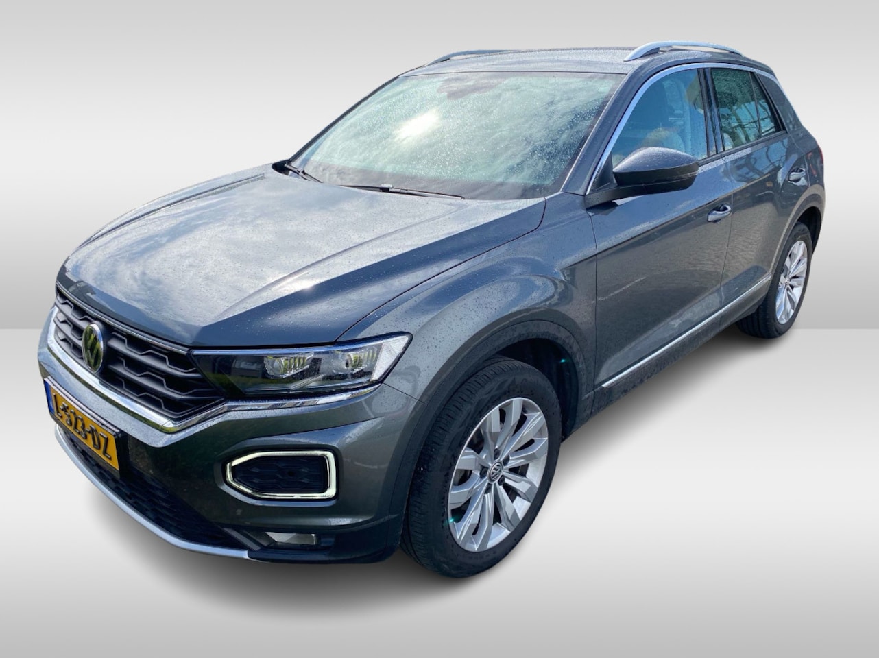 Volkswagen T-Roc - 1.5 TSI Sport / Trekhaak / Camera / Virtual Cockpit / Keyless / 17'' / CarPlay / Stuur+Sto - AutoWereld.nl