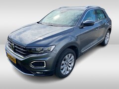 Volkswagen T-Roc - 1.5 TSI Sport / 42..574 km / Trekhaak / Camera / Virtual Cockpit / Keyless / 17'' / CarPla