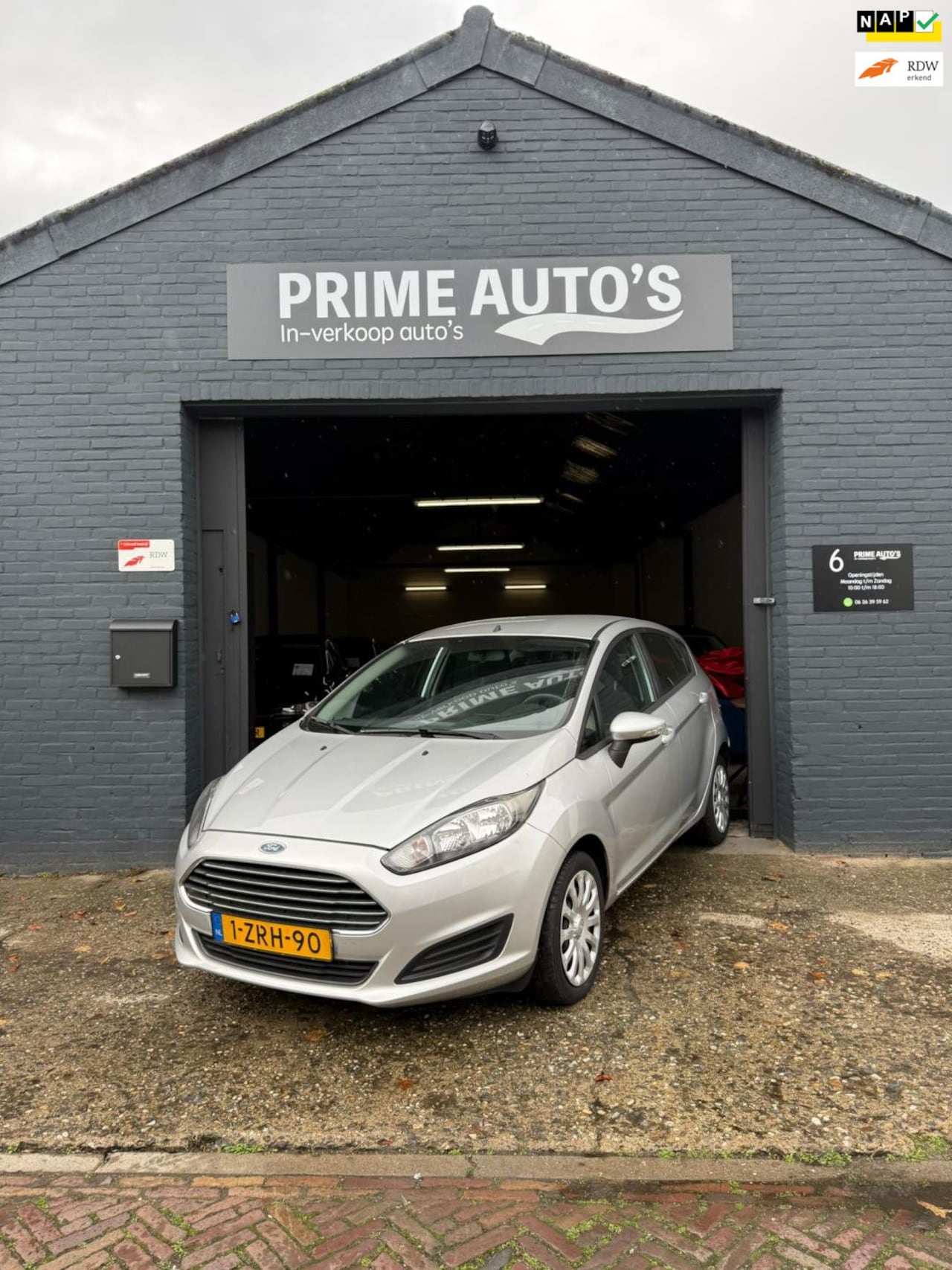 Ford Fiesta - 1.0 48KW/65PK 5D 2015 Grijs - AutoWereld.nl