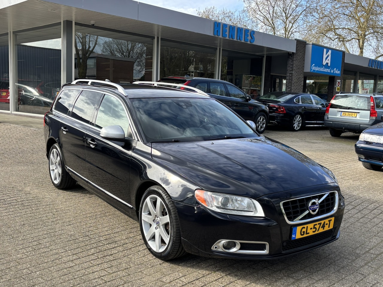 Volvo V70 - 2.0 T5 213pk VIJF Cilinder Keyless On call Premium sound - AutoWereld.nl