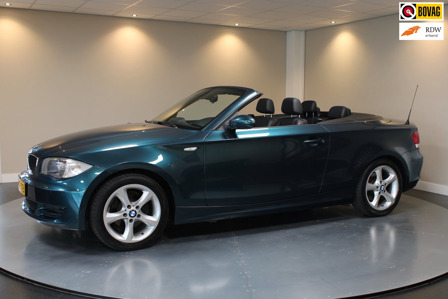 BMW 1-serie Cabrio - 118i *M-Sportstuur/Pook* Leer||Stoelverw.|Top onderhouden! - AutoWereld.nl