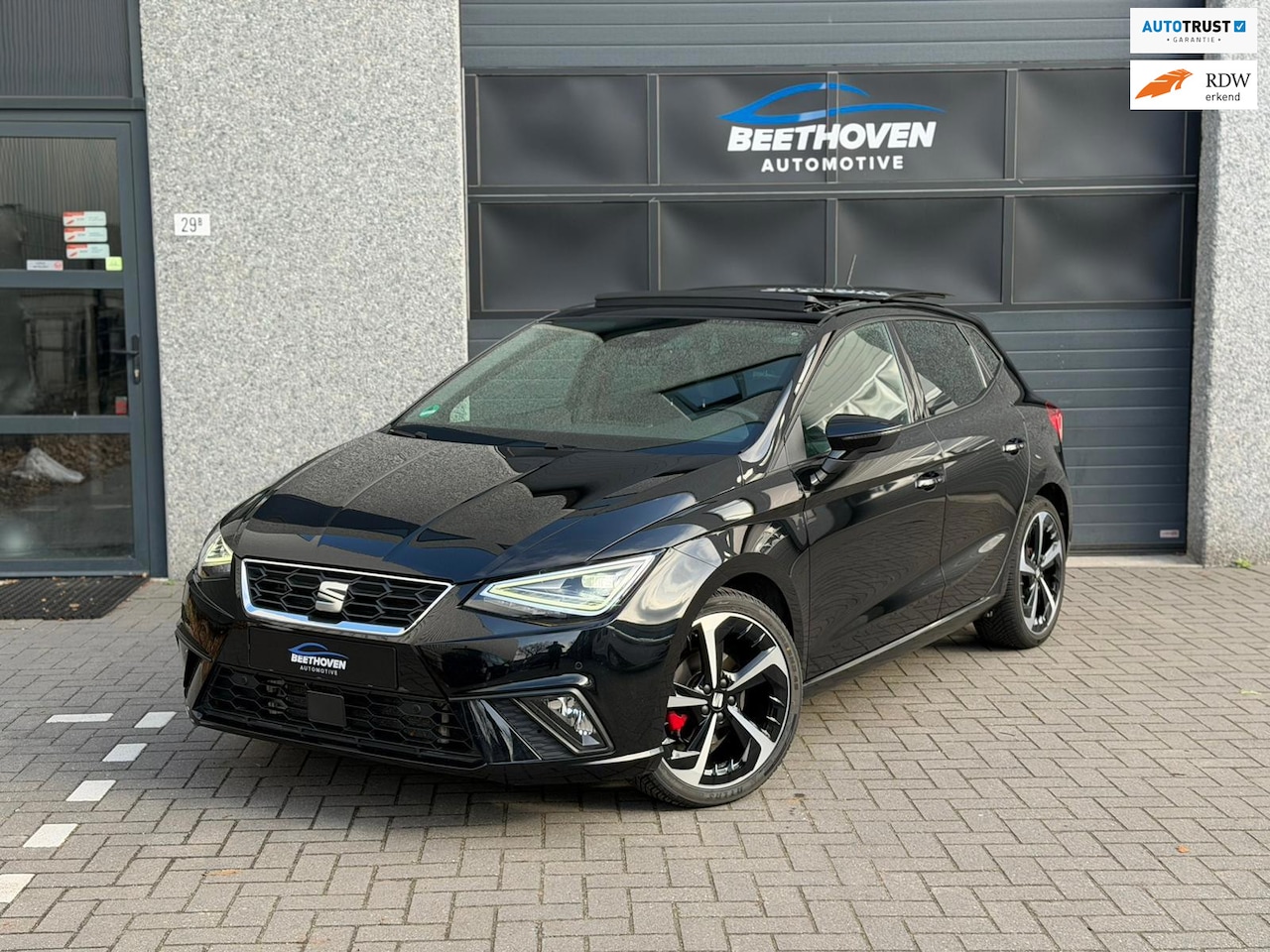 SEAT Ibiza - 1.5 TSI FR Facelift|Pano|Keyless|Camera| Carplay| - AutoWereld.nl