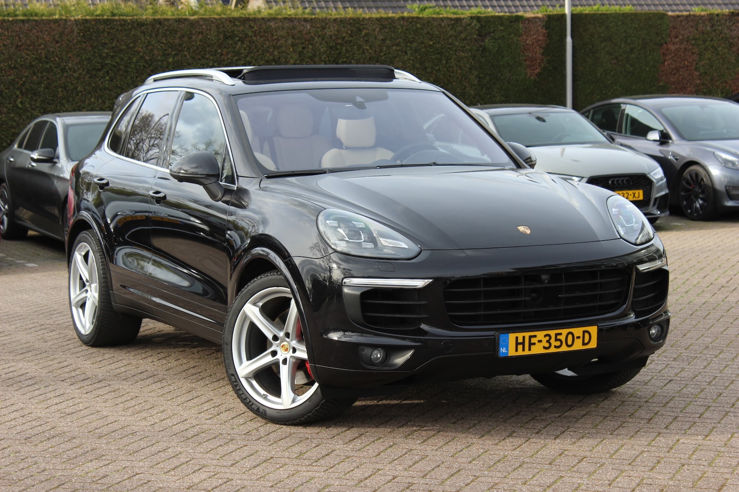 Porsche Cayenne - 3.0 S E-Hybrid / Trekhaak / Panoramadak / Luxe Leder / Luchtvering / Bose / 21'' / Keyless - AutoWereld.nl