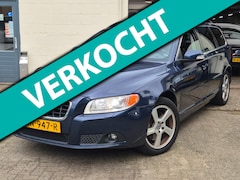 Volvo V70 - 2.4 D5 Summum AUT. *RIJDT PERFECT* 2010