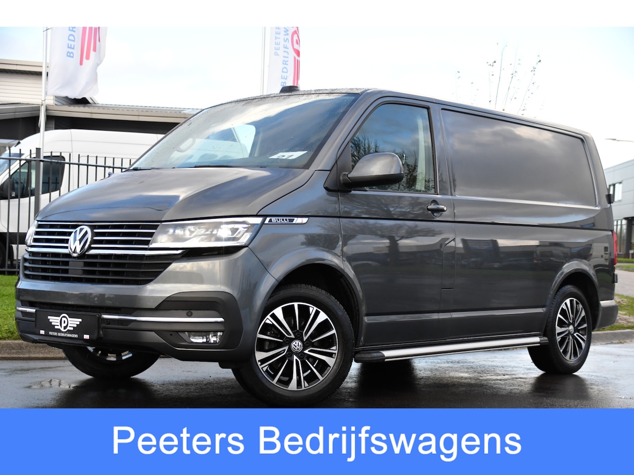Volkswagen Transporter - 2.0 TDI L1H1 Bulli Virtual, Adaptieve Cruise, Carplay, 150PK, Sensoren, NAVI, LED, UNIEK! - AutoWereld.nl