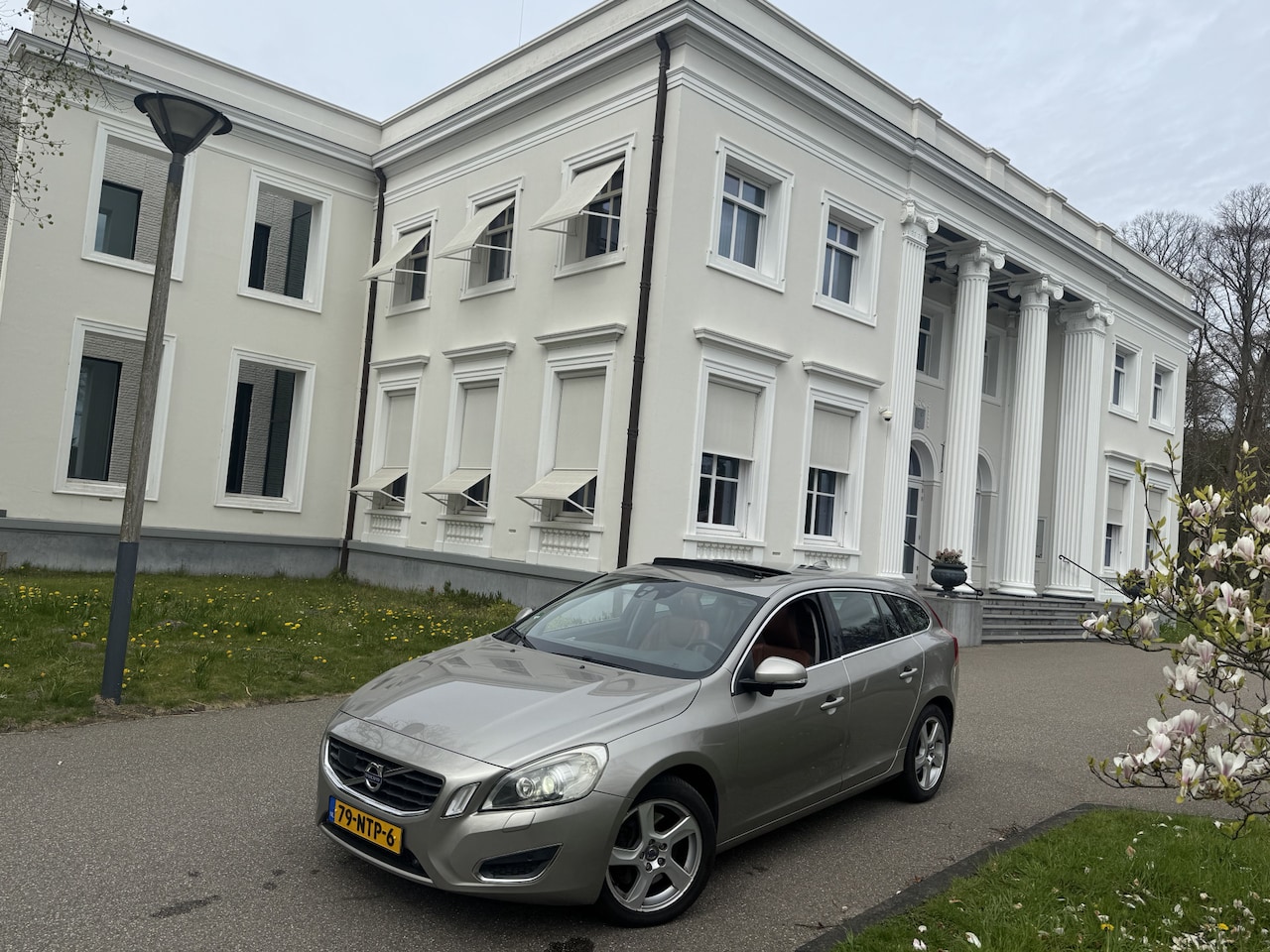 Volvo V60 - 2.0T AUT SCHUIFDAK, LEDER, Summum - AutoWereld.nl