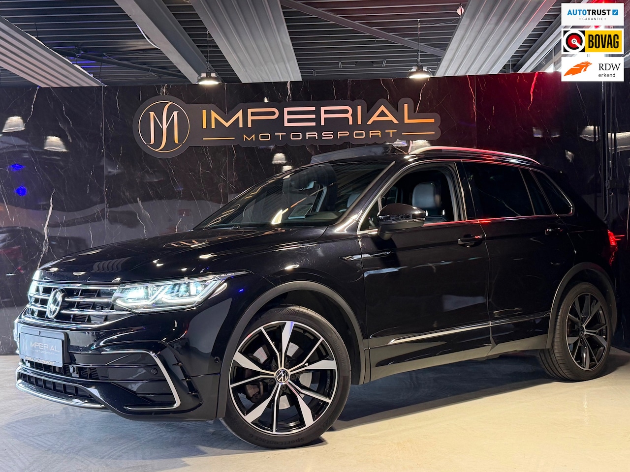 Volkswagen Tiguan - 2.0 TSI 4Motion 3x R-Line Pano|Trekhaak|360|Leder|Sfeer|IQ-light|CAM|ACC - AutoWereld.nl