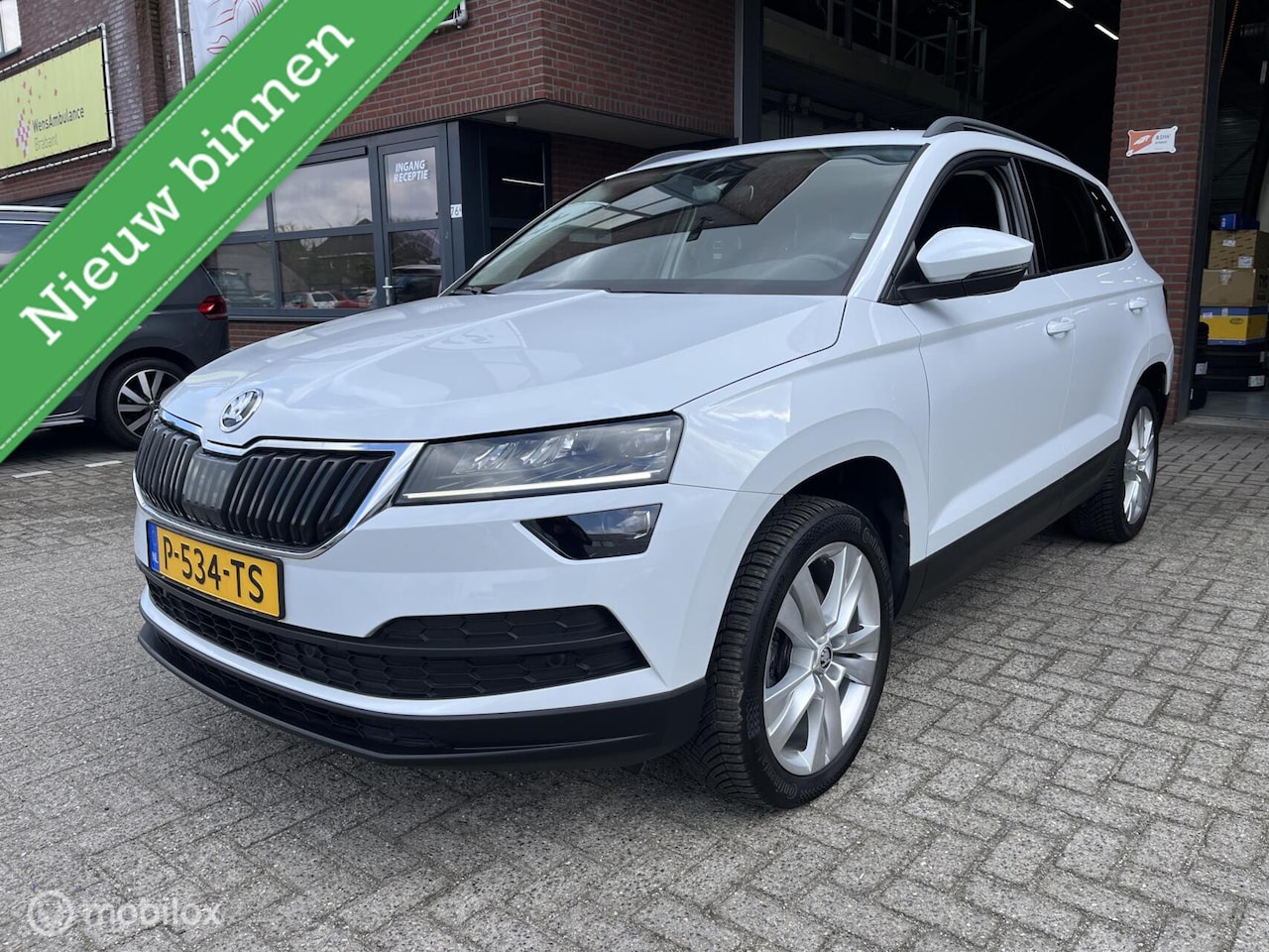Skoda Karoq - 1.0 TSI Style Business LED*NAVI*CRUISE*PDC* - AutoWereld.nl