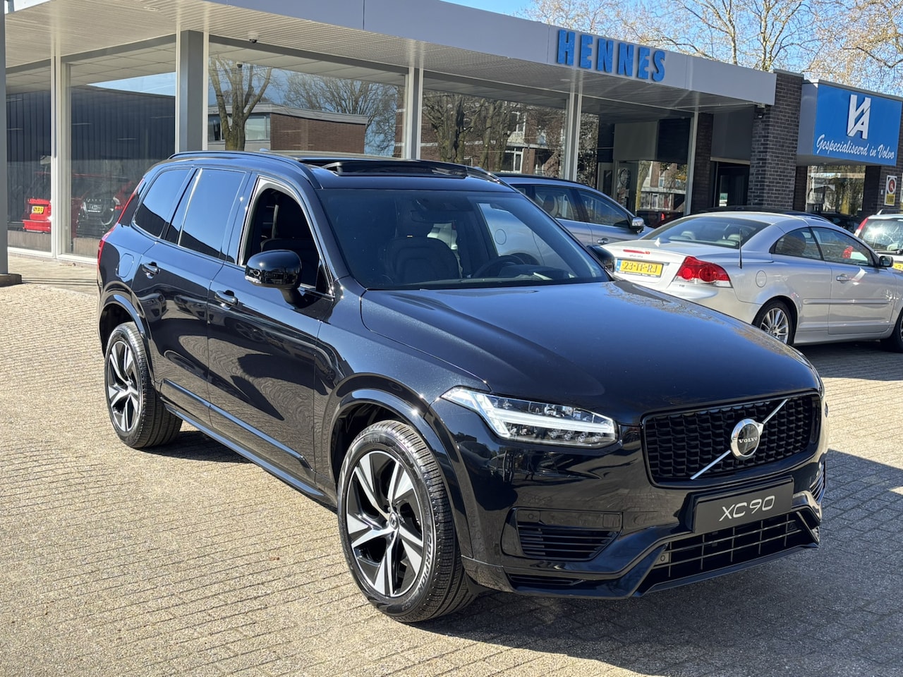 Volvo XC90 - T8 455pk LONG RANGE AWD R-Design Pano HeadUp Harman Kardon - AutoWereld.nl