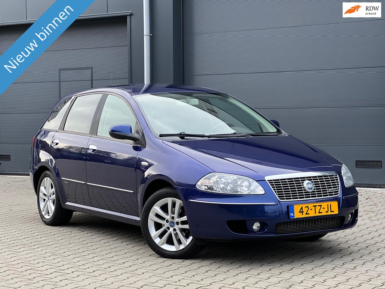 Fiat Croma - 2.2-16V EMOTION + AUTOMAAT + NAVI + CLIMA - AutoWereld.nl