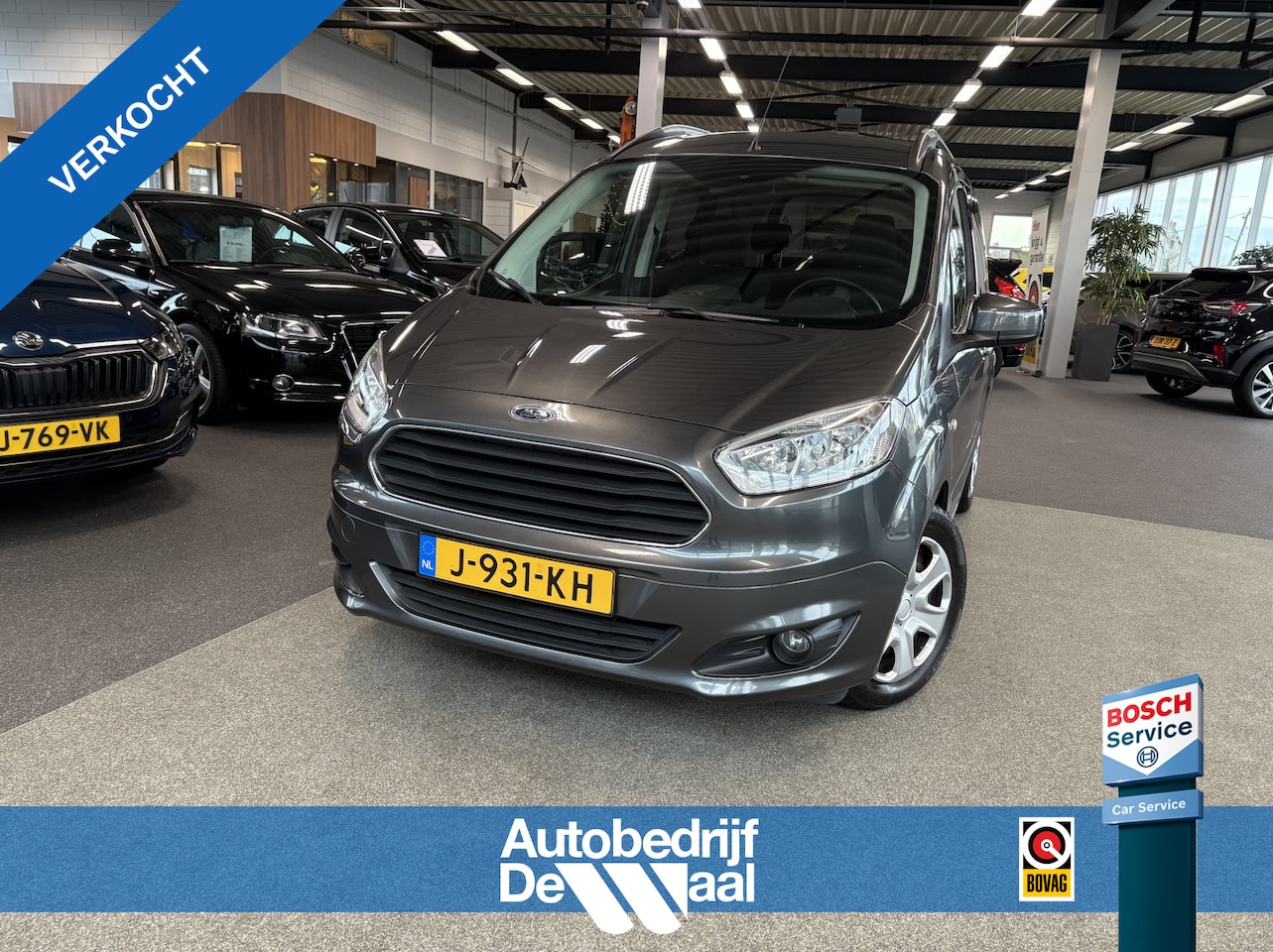Ford Tourneo Courier - 1.0 Ecoboost 100pk Titanium AIRCO/CRUISE/PDC/TREKHAAK - AutoWereld.nl