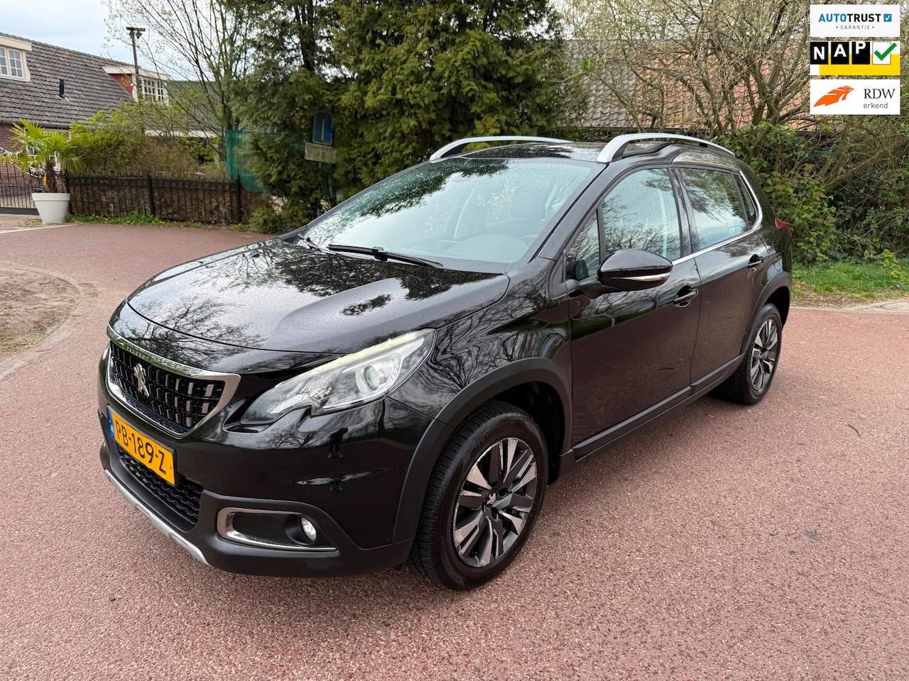 Peugeot 2008 - 1.2 PureTech Allure / Navi / Airco / NAP / PDC / LED - AutoWereld.nl