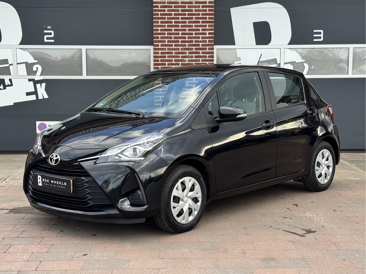 Toyota Yaris - 1.0 VVT-i Energy | NAP | Trekhaak | Camera | Cruise | Allseason | Rijklaar + nieuwe apk - AutoWereld.nl