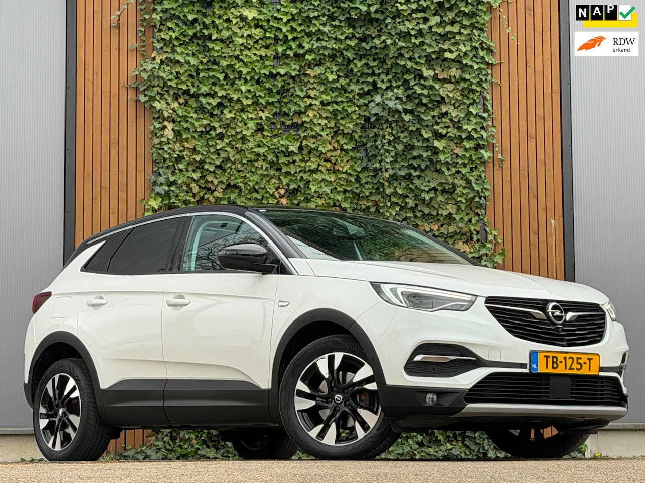 Opel Grandland X - 1.2 Turbo Ultimate|LEDER|EL KLEP| 131PK|NAP - AutoWereld.nl