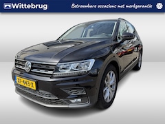 Volkswagen Tiguan - 1.5 TSI ACT Comfortline Executive Navigatie / camera / App-connect / Parkeersensoren / Ach