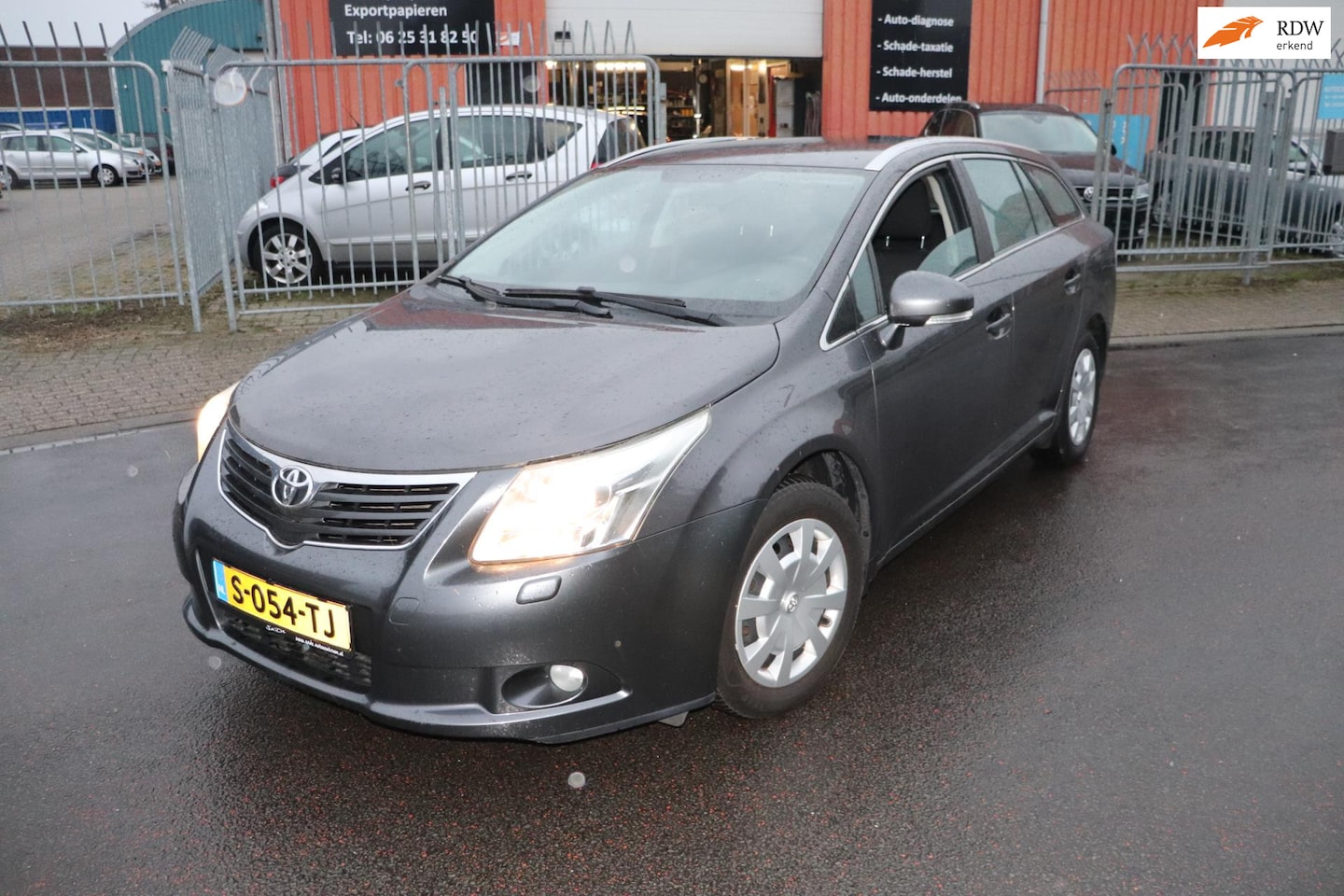 Toyota Avensis Wagon - 1.6 VVT-i Comfort Jaar garantie - AutoWereld.nl