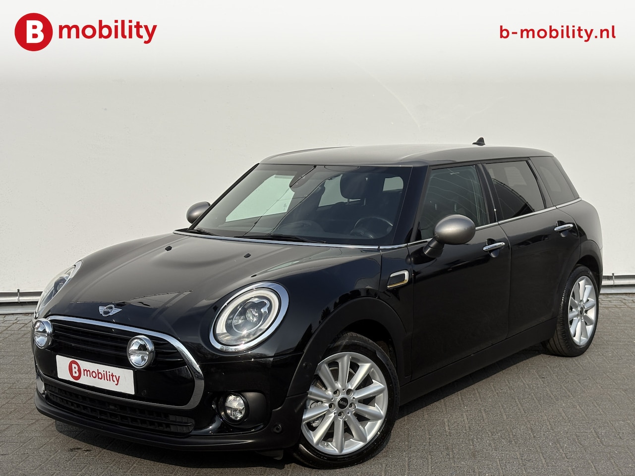 MINI Clubman - 1.5 Cooper Chili Serious Business Trekhaak | Harman/Kardon | LED | Sportstoelen - AutoWereld.nl